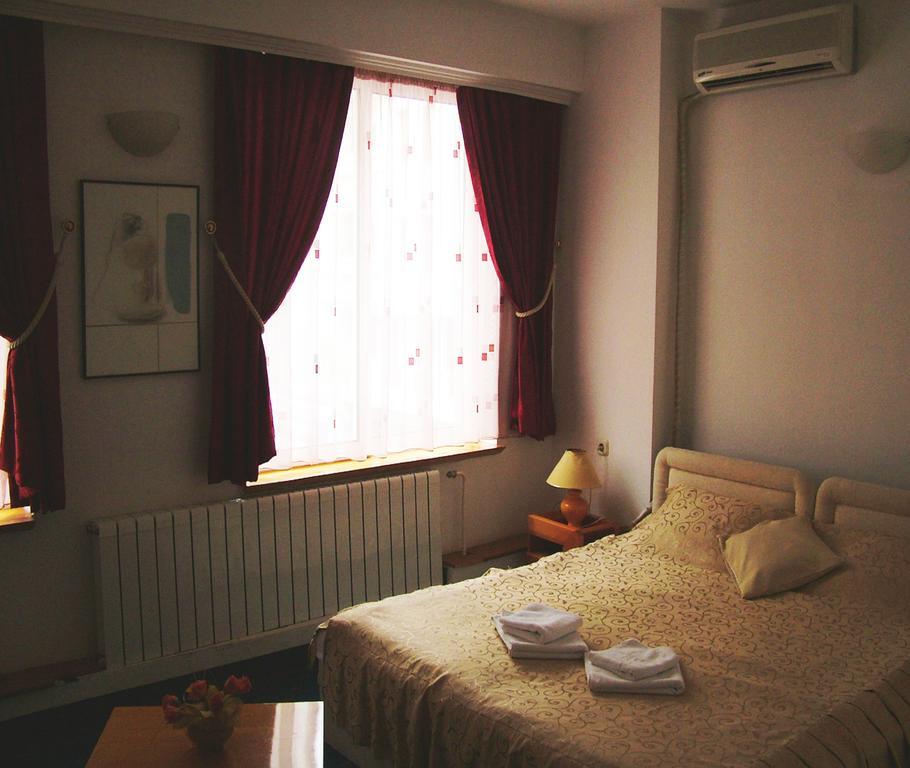 Hotel Residence Inn Скопие Стая снимка