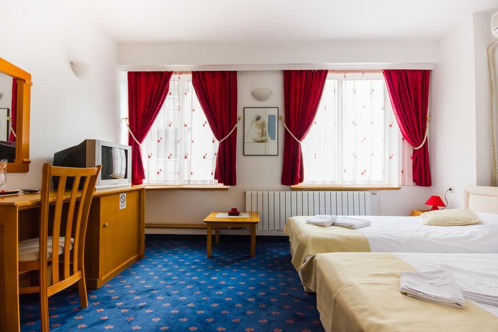 Hotel Residence Inn Скопие Стая снимка