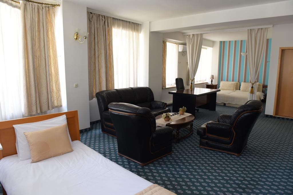 Hotel Residence Inn Скопие Екстериор снимка