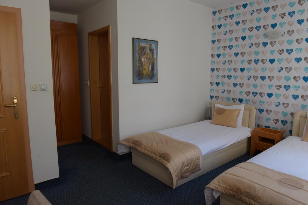 Hotel Residence Inn Скопие Екстериор снимка