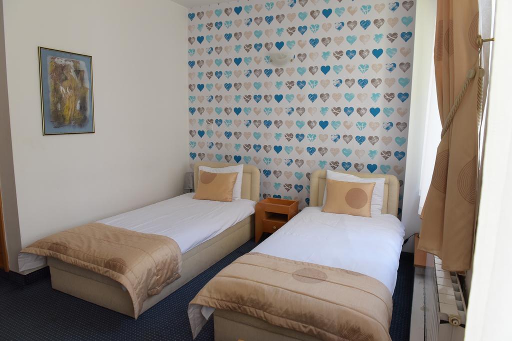 Hotel Residence Inn Скопие Екстериор снимка