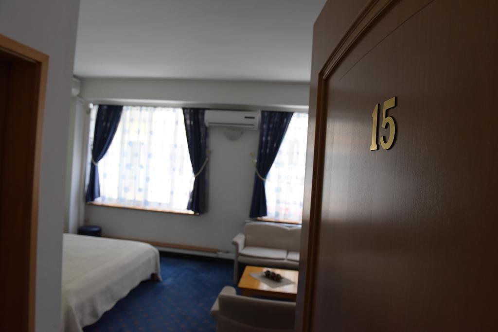 Hotel Residence Inn Скопие Екстериор снимка