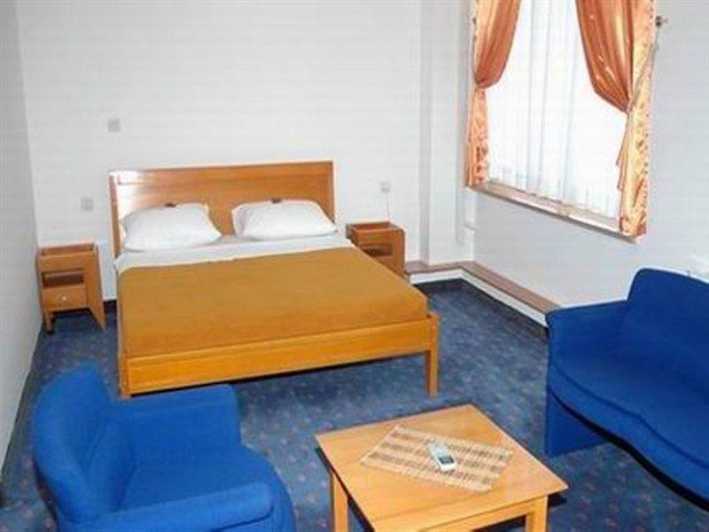Hotel Residence Inn Скопие Екстериор снимка