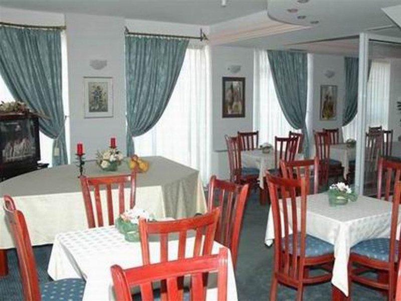 Hotel Residence Inn Скопие Екстериор снимка